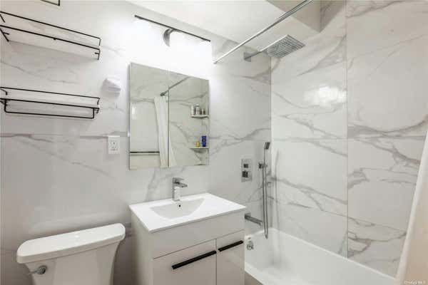 2 beds, 1 bath, $2,800, Unit 316