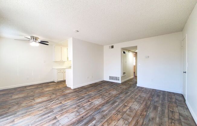 2 beds, 2 baths, $2,025, Unit 1043-F