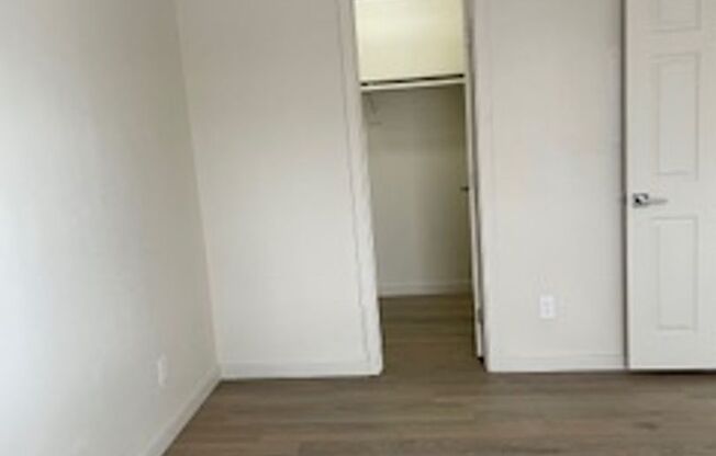 2 beds, 1 bath, 707 sqft, $1,239, Unit 7224