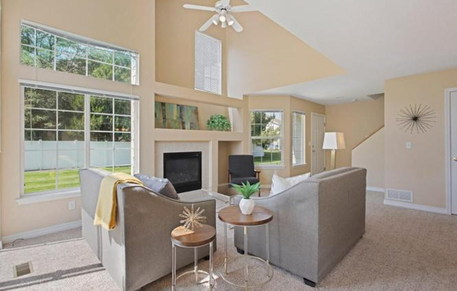 IMMACULATE 2 BED/1.5 BATH TOWNHOME IN LONGMONT - AVAILABLE NOW!