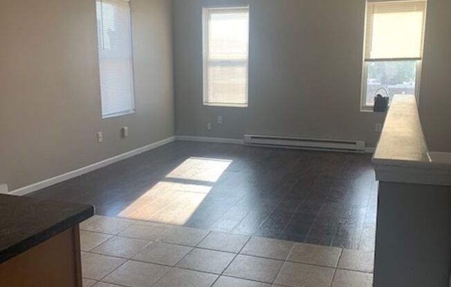 1 bed, 1 bath, $925, Unit 3rd Floor