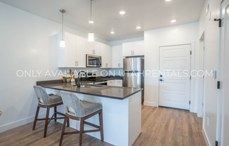 980 W CTR ST