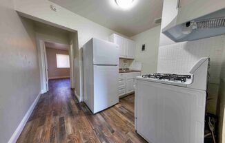 1 bed, 1 bath, 650 sqft, $600, Unit #12