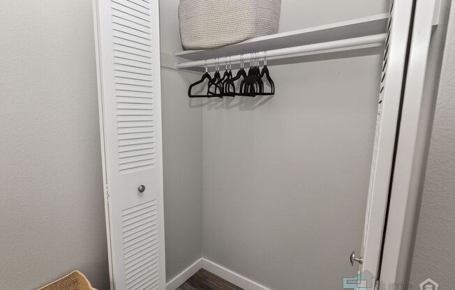 1 bed, 2 baths, 160 sqft, $695, Unit 2145 - 1A