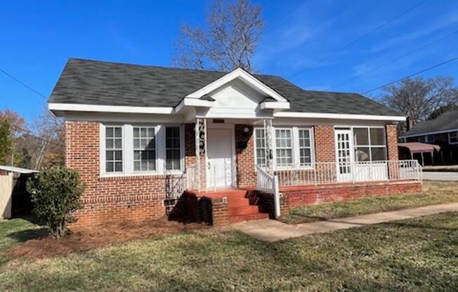 3BR/ 2BA Brick home convenient to Cherrydale!