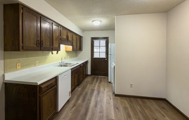 2425 - 2427 E Heying Dr