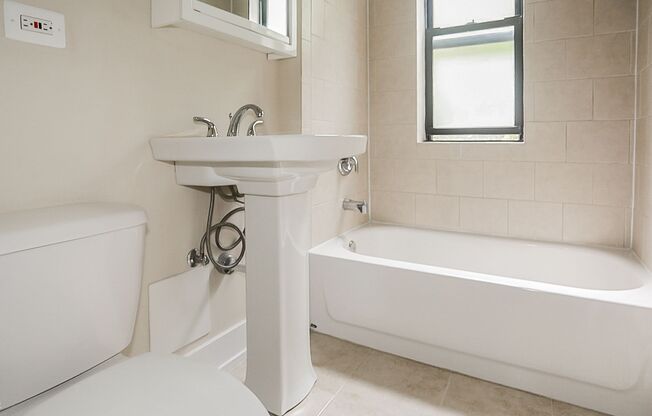 2 beds, 1 bath, 655 sqft, $2,450, Unit 625-N1