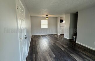 2 beds, 1 bath, 900 sqft, $875, Unit 8