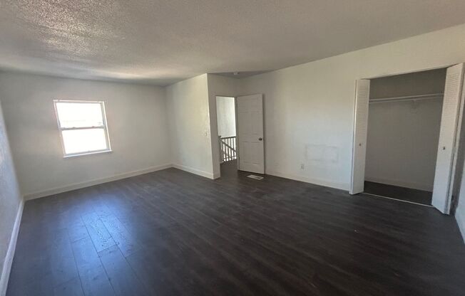 2 beds, 1.5 baths, 1,300 sqft, $1,300, Unit 642 Northern Rd