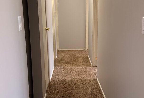 3 beds, 2 baths, $1,025