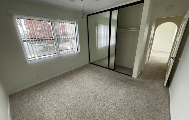 2 beds, 1 bath, $2,295, Unit 1532