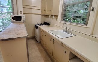 2 beds, 1 bath, $1,820, Unit 7