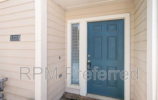 1131 W 24 ST