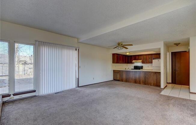 3 Bedroom/2Bath/2Car Duplex- 2 Car Garage-1.5 from Chilsholm Creek