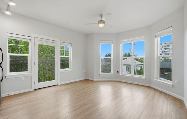 2 beds, 1 bath, 622 sqft, $1,695, Unit 212
