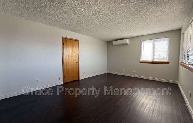 1149 E 58 AVE