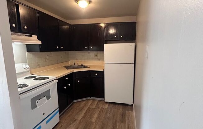 1 bed, 1 bath, 800 sqft, $1,300, Unit 403