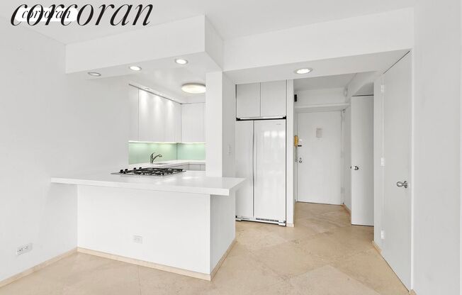 1 bed, 1 bath, $5,500, Unit 14C