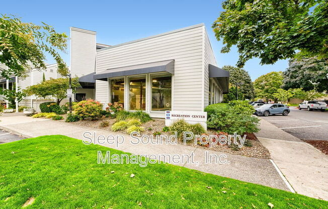 201 N HAYDEN BAY DR
