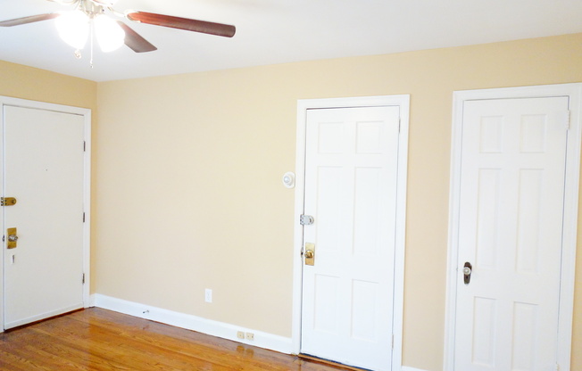 8107 Greenwood Avenue D&G PROPERTIES LLC