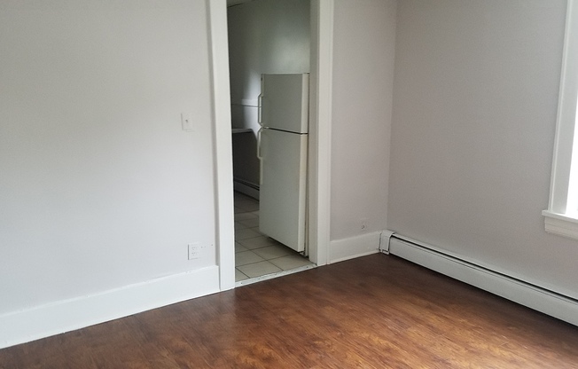 2 beds, 1 bath, 600 sqft, $1,225, Unit 455-03 Post Ave