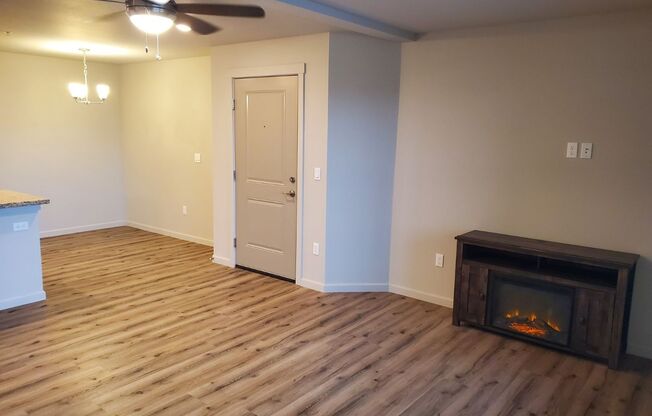 3 beds, 2 baths, 1,210 sqft, $2,550, Unit D-131