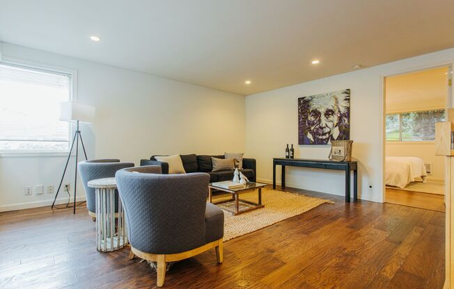 3015 Queen Anne Ave N.