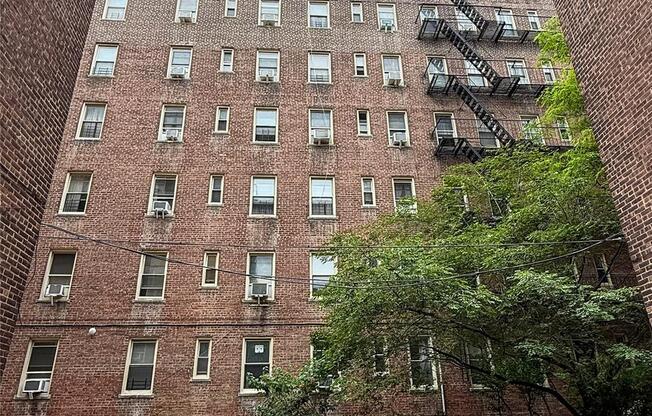 41 30 46 ST