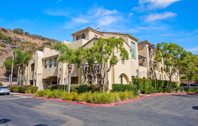 Mission Valley 3 Bedroom Townhome at Escala! Available Now!