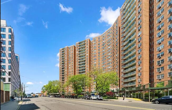 1 bed, 1 bath, 639 sqft, $2,295, Unit B711