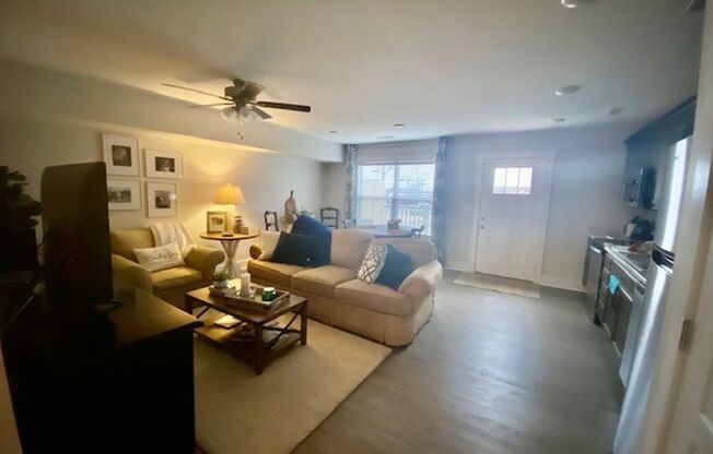 2 beds, 2.5 baths, $1,295