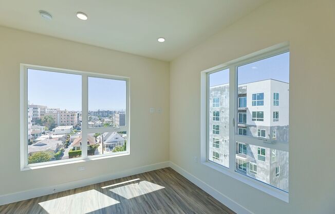 3 beds, 2 baths, 1,240 sqft, $3,600