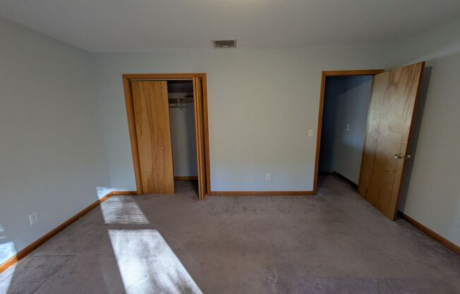 2 beds, 1.5 baths, 1,500 sqft, $2,000, Unit Townhouse - 998-16