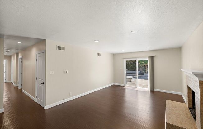 16882 Ross Lane