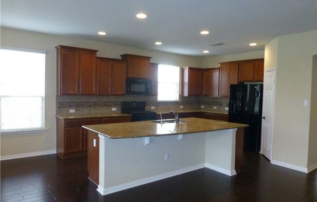 Four Bedroom Split Floorplan Near Major Conveniences