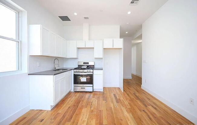 105 WYONA ST
