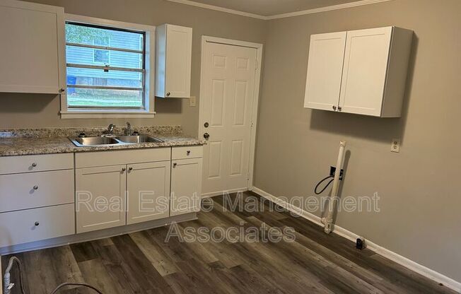 206 AUSTIN ST