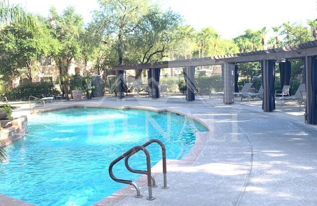 1 bed, 1 bath, 692 sqft, $1,095, Unit 327