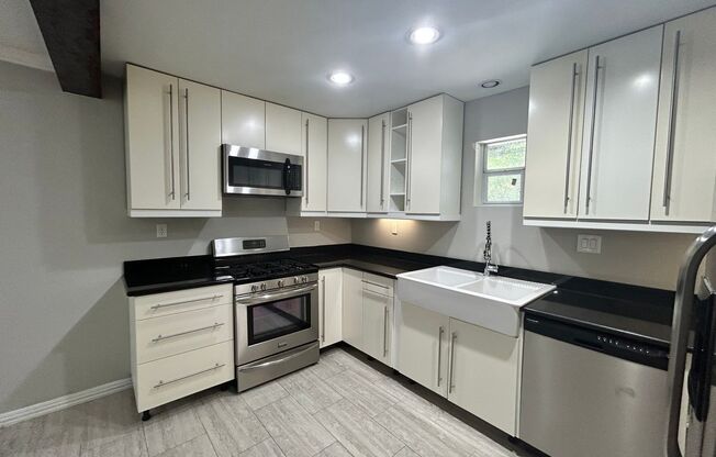 2 beds, 1 bath, 1,050 sqft, $1,595, Unit 104