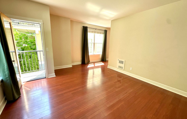 Spacious 3bed/3.5bath Townhome in West Seattle!