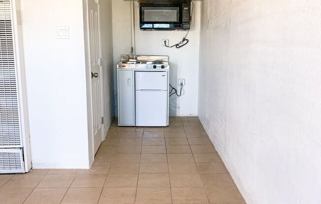 Studio, 1 bath, 234 sqft, $500, Unit 3