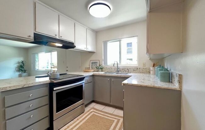 2 beds, 1 bath, 992 sqft, $2,495, Unit 8