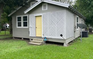 3 beds, 1 bath, $1,050