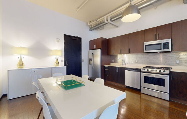 1 bed, 1 bath, 1,000 sqft, $5,000, Unit 905