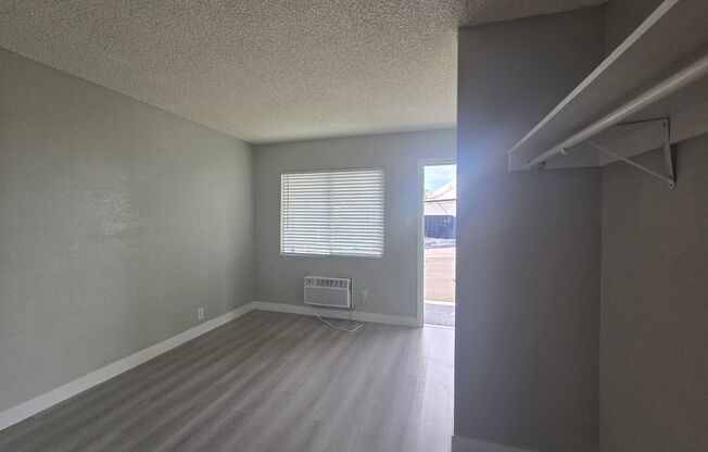 Studio, 1 bath, 330 sqft, $905.5, Unit #30