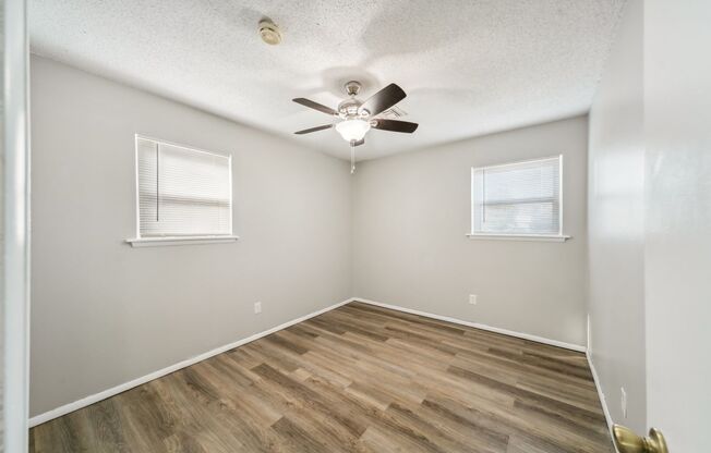 3 beds, 1 bath, $1,295