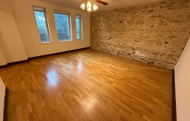 2550 Lake