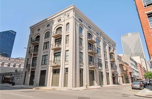 416 COMMON Street