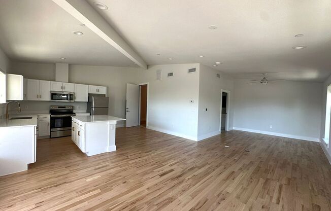 Studio, 1 bath, 780 sqft, $2,199, Unit E-301