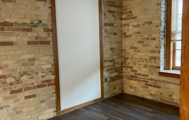1 bed, 1 bath, 653 sqft, $1,050, Unit 120